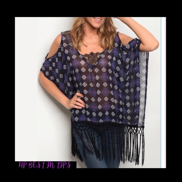 New in✨gorgeous top cut out sleeve lace and tassel - Picture 3 of 7